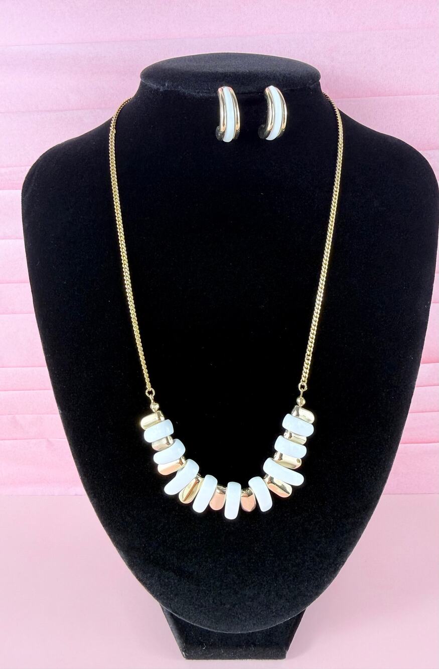 Rare Vintage Avon The Bermuda Gold and White 16" Necklace and Earring Set